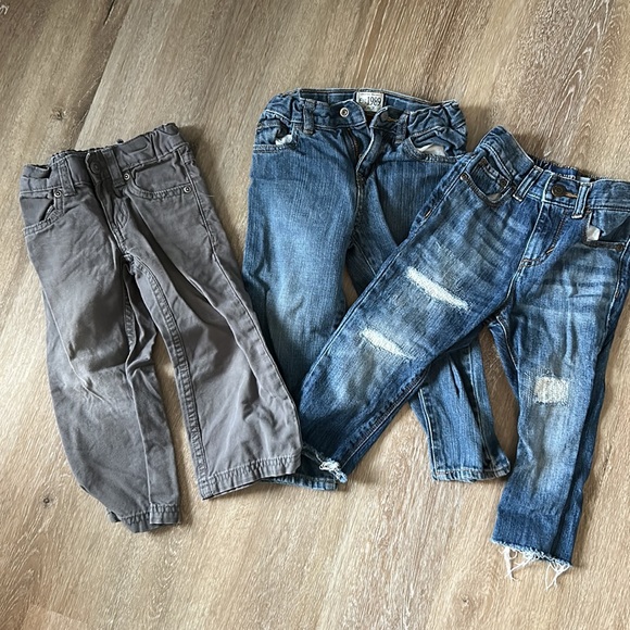 Jeans 3 pair 2 t - 3t - Picture 2 of 4